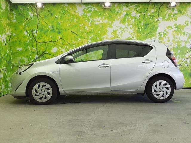 アクア Sスタイルブラック 新品タイヤ/純正 SDナビ/衝突安全装置/車線逸脱防止支援システム/ETC/EBD付ABS/横滑り防止装置/アイドリングストップ/ワンセグTV/エアバッグ 運転席/エアバッグ 助手席/パワーウインドウ(2枚目)