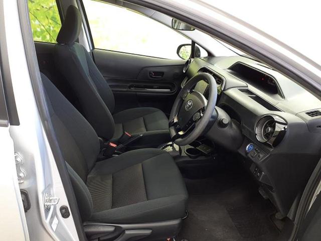 アクア Sスタイルブラック 新品タイヤ/純正 SDナビ/衝突安全装置/車線逸脱防止支援システム/ETC/EBD付ABS/横滑り防止装置/アイドリングストップ/ワンセグTV/エアバッグ 運転席/エアバッグ 助手席/パワーウインドウ(4枚目)