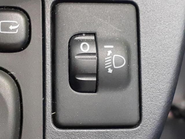 アクア Sスタイルブラック 新品タイヤ/純正 SDナビ/衝突安全装置/車線逸脱防止支援システム/ETC/EBD付ABS/横滑り防止装置/アイドリングストップ/ワンセグTV/エアバッグ 運転席/エアバッグ 助手席/パワーウインドウ(28枚目)