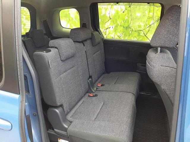 シエンタ Ｚ　新品タイヤ／保証書／純正　１０インチ　ＳＤナビ／フリップダウンモニター　純正　１１．５インチ／衝突安全装置／両側電動スライドドア／シートヒーター　前席／パノラミックビューモニター　衝突被害軽減システム（5枚目）