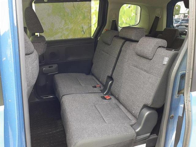 シエンタ Ｚ　新品タイヤ／保証書／純正　１０インチ　ＳＤナビ／フリップダウンモニター　純正　１１．５インチ／衝突安全装置／両側電動スライドドア／シートヒーター　前席／パノラミックビューモニター　衝突被害軽減システム（8枚目）