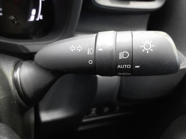 シエンタ Ｚ　新品タイヤ／保証書／純正　１０インチ　ＳＤナビ／フリップダウンモニター　純正　１１．５インチ／衝突安全装置／両側電動スライドドア／シートヒーター　前席／パノラミックビューモニター　衝突被害軽減システム（15枚目）