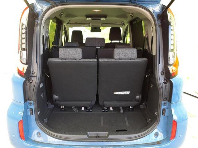 シエンタ Ｚ　新品タイヤ／保証書／純正　１０インチ　ＳＤナビ／フリップダウンモニター　純正　１１．５インチ／衝突安全装置／両側電動スライドドア／シートヒーター　前席／パノラミックビューモニター　衝突被害軽減システム（20枚目）