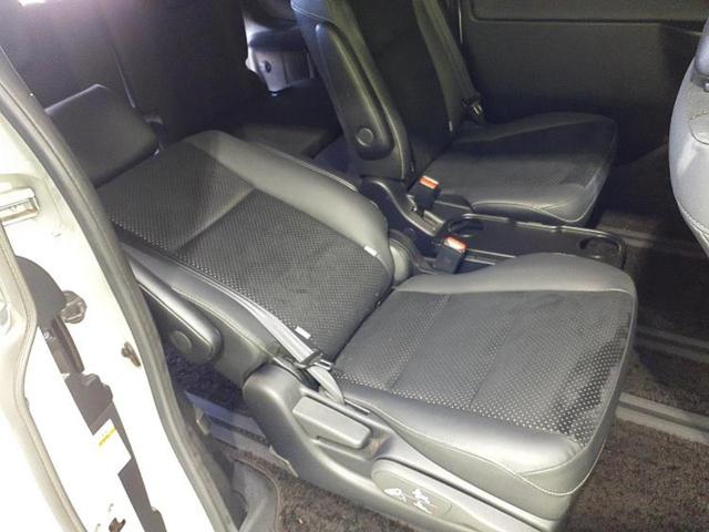 ヴォクシー ＺＳキラメキ３　新品タイヤ／純正エアロ／保証書／社外　１１インチ　ＳＤナビ／フリップダウンモニター　社外　１２．８インチ／衝突安全装置／両側電動スライドドア／車線逸脱防止支援システム／シート　ハーフレザー　フルエアロ（26枚目）