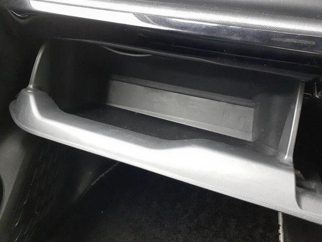 ヴォクシー ＺＳキラメキ３　新品タイヤ／純正エアロ／保証書／社外　１１インチ　ＳＤナビ／フリップダウンモニター　社外　１２．８インチ／衝突安全装置／両側電動スライドドア／車線逸脱防止支援システム／シート　ハーフレザー　フルエアロ（37枚目）