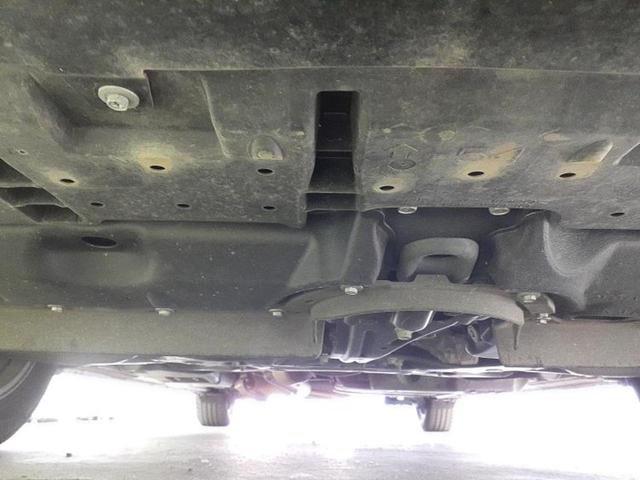 ヴォクシー ＺＳキラメキ３　新品タイヤ／純正エアロ／保証書／社外　１１インチ　ＳＤナビ／フリップダウンモニター　社外　１２．８インチ／衝突安全装置／両側電動スライドドア／車線逸脱防止支援システム／シート　ハーフレザー　フルエアロ（54枚目）