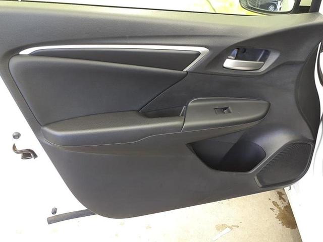 フィットハイブリッド ハイブリッド・Ｌパッケージ　新品タイヤ／社外　ナビ／パーキングアシスト　バックガイド／ヘッドランプ　ＨＩＤ／Ｂｌｕｅｔｏｏｔｈ接続／ＥＴＣ／ＥＢＤ付ＡＢＳ／横滑り防止装置／アイドリングストップ／ホンダセンシング　バックカメラ（21枚目）