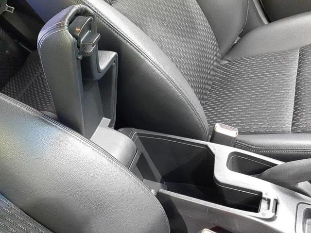 フィットハイブリッド ハイブリッド・Ｌパッケージ　新品タイヤ／社外　ナビ／パーキングアシスト　バックガイド／ヘッドランプ　ＨＩＤ／Ｂｌｕｅｔｏｏｔｈ接続／ＥＴＣ／ＥＢＤ付ＡＢＳ／横滑り防止装置／アイドリングストップ／ホンダセンシング　バックカメラ（34枚目）