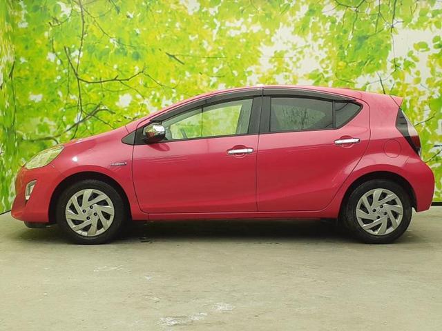 アクア Ｓ　新品タイヤ／保証書／純正　ＳＤナビ／ＥＴＣ／ＥＢＤ付ＡＢＳ／横滑り防止装置／アイドリングストップ／バックモニター／フルセグＴＶ／エアバッグ　運転席／エアバッグ　助手席／パワーウインドウ　バックカメラ（2枚目）