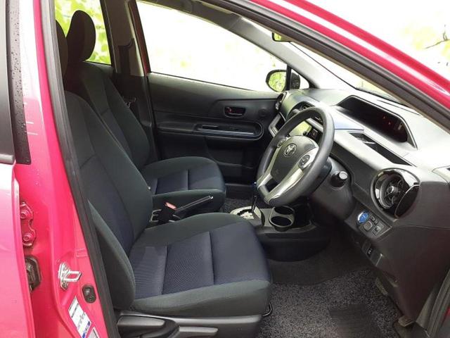 アクア Ｓ　新品タイヤ／保証書／純正　ＳＤナビ／ＥＴＣ／ＥＢＤ付ＡＢＳ／横滑り防止装置／アイドリングストップ／バックモニター／フルセグＴＶ／エアバッグ　運転席／エアバッグ　助手席／パワーウインドウ　バックカメラ（4枚目）