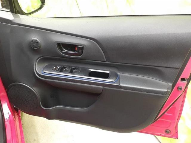 アクア Ｓ　新品タイヤ／保証書／純正　ＳＤナビ／ＥＴＣ／ＥＢＤ付ＡＢＳ／横滑り防止装置／アイドリングストップ／バックモニター／フルセグＴＶ／エアバッグ　運転席／エアバッグ　助手席／パワーウインドウ　バックカメラ（20枚目）