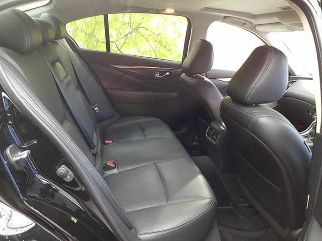 スカイライン ＧＴタイプＳＰ　新品タイヤ／サンルーフ／ＢＯＳＥ／純正　ＳＤナビ／衝突安全装置／シートヒーター　前席／アラウンドビューモニター／車線逸脱防止支援システム／シート　フルレザー／ドライブレコーダー　社外　革シート（5枚目）