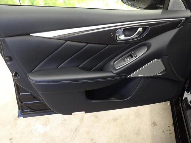 スカイライン ＧＴタイプＳＰ　新品タイヤ／サンルーフ／ＢＯＳＥ／純正　ＳＤナビ／衝突安全装置／シートヒーター　前席／アラウンドビューモニター／車線逸脱防止支援システム／シート　フルレザー／ドライブレコーダー　社外　革シート（20枚目）