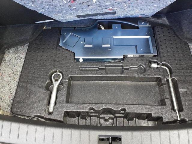 スカイライン ＧＴタイプＳＰ　新品タイヤ／サンルーフ／ＢＯＳＥ／純正　ＳＤナビ／衝突安全装置／シートヒーター　前席／アラウンドビューモニター／車線逸脱防止支援システム／シート　フルレザー／ドライブレコーダー　社外　革シート（23枚目）