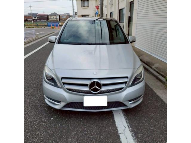 Ｂクラス Ｂ１８０　スポーツ　パノラマルーフ　黒革スポーツシート　運転席・助手席パワーシート　　シートヒーター　純正ＨＤＤナビ＆フルセグＴＶ　Ｂカメラ　ＥＴＣ　１７ＡＷ　レーダーセーフティーＰＫＧ　バリューＰＫＧ　禁煙車（4枚目）