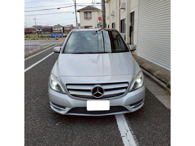 Ｂクラス Ｂ１８０　スポーツ　パノラマルーフ　黒革スポーツシート　運転席・助手席パワーシート　　シートヒーター　純正ＨＤＤナビ＆フルセグＴＶ　Ｂカメラ　ＥＴＣ　１７ＡＷ　レーダーセーフティーＰＫＧ　バリューＰＫＧ　禁煙車（6枚目）