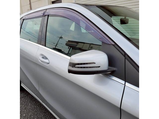 Ｂクラス Ｂ１８０　スポーツ　パノラマルーフ　黒革スポーツシート　運転席・助手席パワーシート　　シートヒーター　純正ＨＤＤナビ＆フルセグＴＶ　Ｂカメラ　ＥＴＣ　１７ＡＷ　レーダーセーフティーＰＫＧ　バリューＰＫＧ　禁煙車（14枚目）