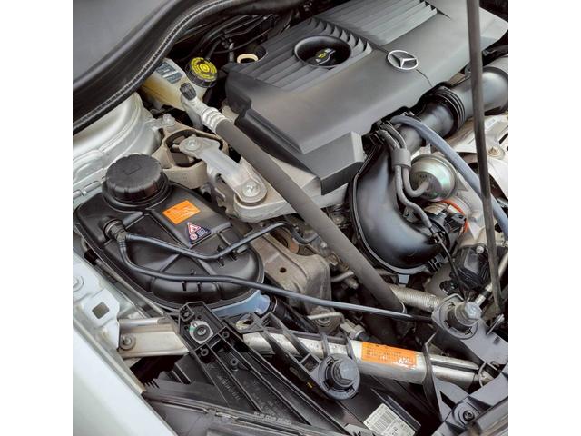 Ｂクラス Ｂ１８０　スポーツ　パノラマルーフ　黒革スポーツシート　運転席・助手席パワーシート　　シートヒーター　純正ＨＤＤナビ＆フルセグＴＶ　Ｂカメラ　ＥＴＣ　１７ＡＷ　レーダーセーフティーＰＫＧ　バリューＰＫＧ　禁煙車（28枚目）
