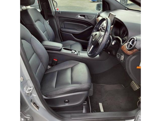 Ｂクラス Ｂ１８０　スポーツ　パノラマルーフ　黒革スポーツシート　運転席・助手席パワーシート　　シートヒーター　純正ＨＤＤナビ＆フルセグＴＶ　Ｂカメラ　ＥＴＣ　１７ＡＷ　レーダーセーフティーＰＫＧ　バリューＰＫＧ　禁煙車（35枚目）