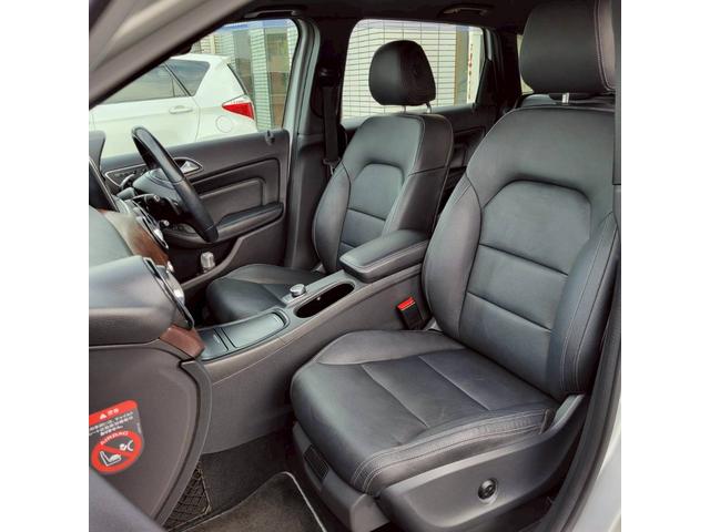 Ｂクラス Ｂ１８０　スポーツ　パノラマルーフ　黒革スポーツシート　運転席・助手席パワーシート　　シートヒーター　純正ＨＤＤナビ＆フルセグＴＶ　Ｂカメラ　ＥＴＣ　１７ＡＷ　レーダーセーフティーＰＫＧ　バリューＰＫＧ　禁煙車（38枚目）