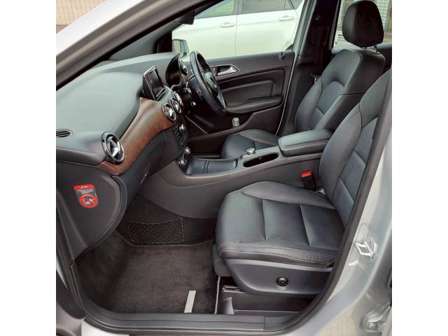 Ｂクラス Ｂ１８０　スポーツ　パノラマルーフ　黒革スポーツシート　運転席・助手席パワーシート　　シートヒーター　純正ＨＤＤナビ＆フルセグＴＶ　Ｂカメラ　ＥＴＣ　１７ＡＷ　レーダーセーフティーＰＫＧ　バリューＰＫＧ　禁煙車（39枚目）