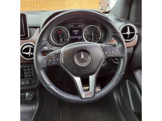 Ｂクラス Ｂ１８０　スポーツ　パノラマルーフ　黒革スポーツシート　運転席・助手席パワーシート　　シートヒーター　純正ＨＤＤナビ＆フルセグＴＶ　Ｂカメラ　ＥＴＣ　１７ＡＷ　レーダーセーフティーＰＫＧ　バリューＰＫＧ　禁煙車（52枚目）