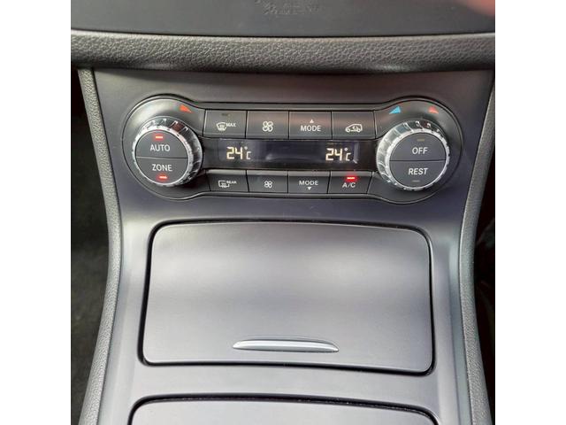 Ｂクラス Ｂ１８０　スポーツ　パノラマルーフ　黒革スポーツシート　運転席・助手席パワーシート　　シートヒーター　純正ＨＤＤナビ＆フルセグＴＶ　Ｂカメラ　ＥＴＣ　１７ＡＷ　レーダーセーフティーＰＫＧ　バリューＰＫＧ　禁煙車（59枚目）