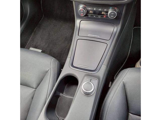 Ｂクラス Ｂ１８０　スポーツ　パノラマルーフ　黒革スポーツシート　運転席・助手席パワーシート　　シートヒーター　純正ＨＤＤナビ＆フルセグＴＶ　Ｂカメラ　ＥＴＣ　１７ＡＷ　レーダーセーフティーＰＫＧ　バリューＰＫＧ　禁煙車（60枚目）