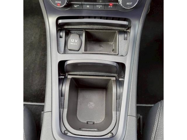 Ｂクラス Ｂ１８０　スポーツ　パノラマルーフ　黒革スポーツシート　運転席・助手席パワーシート　　シートヒーター　純正ＨＤＤナビ＆フルセグＴＶ　Ｂカメラ　ＥＴＣ　１７ＡＷ　レーダーセーフティーＰＫＧ　バリューＰＫＧ　禁煙車（61枚目）