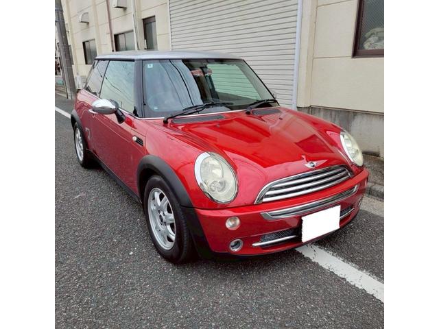 ＭＩＮＩ クーパー　セブン　後期モデル　特別仕様車　専用色ソーラーレッド／シルバールーフ　メッキミラー　専用シート＆専用１６ＡＷ　ＥＴＣ　フォグ　キーレスキー（3枚目）
