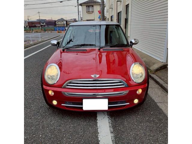 ＭＩＮＩ クーパー　セブン　後期モデル　特別仕様車　専用色ソーラーレッド／シルバールーフ　メッキミラー　専用シート＆専用１６ＡＷ　ＥＴＣ　フォグ　キーレスキー（6枚目）