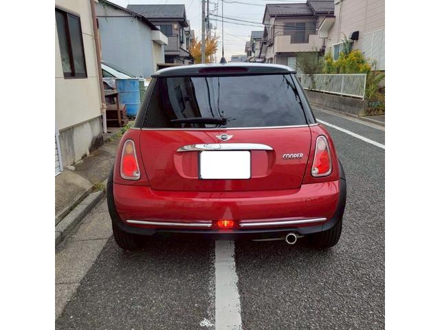 ＭＩＮＩ クーパー　セブン　後期モデル　特別仕様車　専用色ソーラーレッド／シルバールーフ　メッキミラー　専用シート＆専用１６ＡＷ　ＥＴＣ　フォグ　キーレスキー（10枚目）