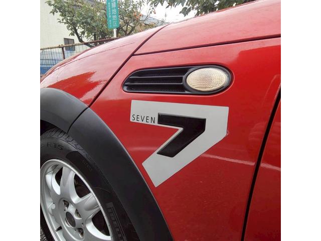 ＭＩＮＩ クーパー　セブン　後期モデル　特別仕様車　専用色ソーラーレッド／シルバールーフ　メッキミラー　専用シート＆専用１６ＡＷ　ＥＴＣ　フォグ　キーレスキー（16枚目）