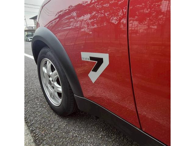 ＭＩＮＩ クーパー　セブン　後期モデル　特別仕様車　専用色ソーラーレッド／シルバールーフ　メッキミラー　専用シート＆専用１６ＡＷ　ＥＴＣ　フォグ　キーレスキー（17枚目）