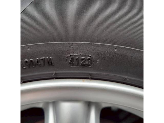 ＭＩＮＩ クーパー　セブン　後期モデル　特別仕様車　専用色ソーラーレッド／シルバールーフ　メッキミラー　専用シート＆専用１６ＡＷ　ＥＴＣ　フォグ　キーレスキー（27枚目）