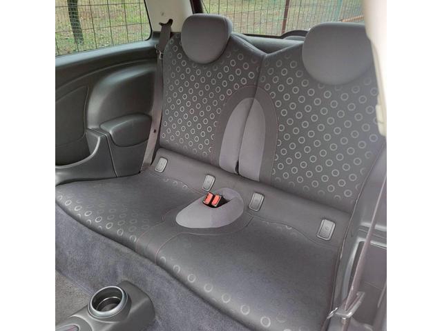 ＭＩＮＩ クーパー　セブン　後期モデル　特別仕様車　専用色ソーラーレッド／シルバールーフ　メッキミラー　専用シート＆専用１６ＡＷ　ＥＴＣ　フォグ　キーレスキー（43枚目）