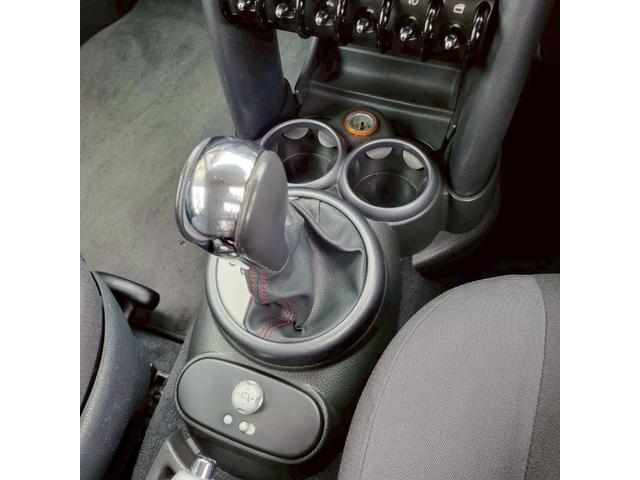 ＭＩＮＩ クーパー　セブン　後期モデル　特別仕様車　専用色ソーラーレッド／シルバールーフ　メッキミラー　専用シート＆専用１６ＡＷ　ＥＴＣ　フォグ　キーレスキー（54枚目）