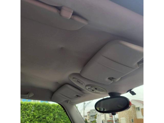 ＭＩＮＩ クーパー　セブン　後期モデル　特別仕様車　専用色ソーラーレッド／シルバールーフ　メッキミラー　専用シート＆専用１６ＡＷ　ＥＴＣ　フォグ　キーレスキー（63枚目）