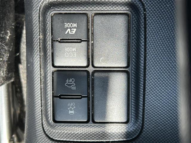 アクア Ｓスタイルブラック　純正ナビ（Ｂｌｕｅｔｏｏｔｈ／フルセグＴＶ／ＳＤ／ＣＤ／ＤＶＤ）バックカメラ　前後コーナーセンサー　ＥＴＣ　オートマチックハイハイビーム　横滑り防止装置　レーンキープアシスト　衝突被害軽減システム（6枚目）