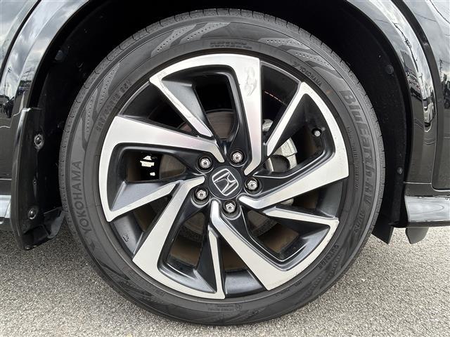 ヴェゼル ハイブリッドＲＳ・ホンダセンシング　純正ナビ／バックカメラ／アダプティブクルーズコントロール／パドルシフト／黒半革温シート／ドライブレコーダー／リアクティブフォースペダル／ＨＤＭＩ入力端子／ＬＥＤヘッドライト／電動パーキングブレーキ（8枚目）