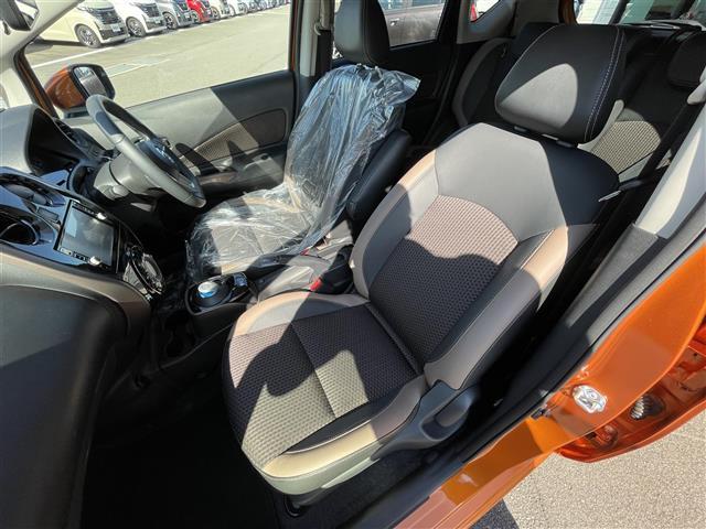 ノート e-パワー メダリスト 純正SDナビ/アラウンドビューモニター/ETC/前方ドライブレコーダー/Bluetooth/ハーフレザー/純正アルミホイール/純正フロアマット/前後コーナーセンサー/LEDヘッドライト/横滑り防止装置(12枚目)