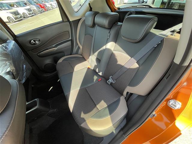 ノート e-パワー メダリスト 純正SDナビ/アラウンドビューモニター/ETC/前方ドライブレコーダー/Bluetooth/ハーフレザー/純正アルミホイール/純正フロアマット/前後コーナーセンサー/LEDヘッドライト/横滑り防止装置(13枚目)