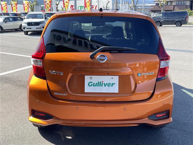 ノート e-パワー メダリスト 純正SDナビ/アラウンドビューモニター/ETC/前方ドライブレコーダー/Bluetooth/ハーフレザー/純正アルミホイール/純正フロアマット/前後コーナーセンサー/LEDヘッドライト/横滑り防止装置(16枚目)