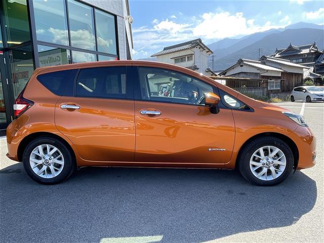 ノート e-パワー メダリスト 純正SDナビ/アラウンドビューモニター/ETC/前方ドライブレコーダー/Bluetooth/ハーフレザー/純正アルミホイール/純正フロアマット/前後コーナーセンサー/LEDヘッドライト/横滑り防止装置(17枚目)