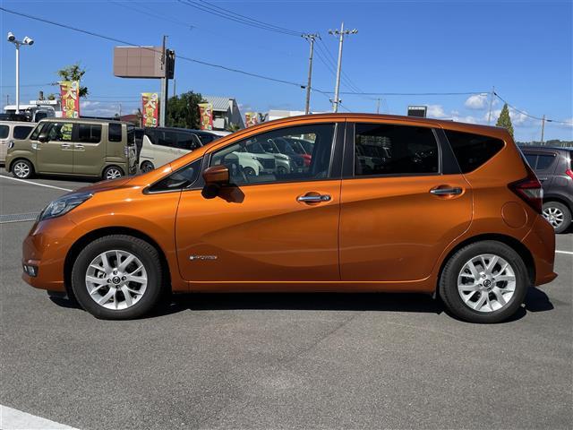 ノート e-パワー メダリスト 純正SDナビ/アラウンドビューモニター/ETC/前方ドライブレコーダー/Bluetooth/ハーフレザー/純正アルミホイール/純正フロアマット/前後コーナーセンサー/LEDヘッドライト/横滑り防止装置(18枚目)