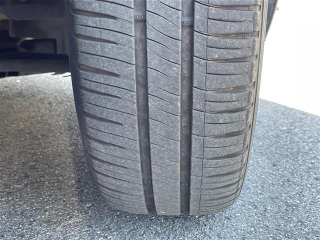 ノート e-パワー メダリスト 純正SDナビ/アラウンドビューモニター/ETC/前方ドライブレコーダー/Bluetooth/ハーフレザー/純正アルミホイール/純正フロアマット/前後コーナーセンサー/LEDヘッドライト/横滑り防止装置(32枚目)