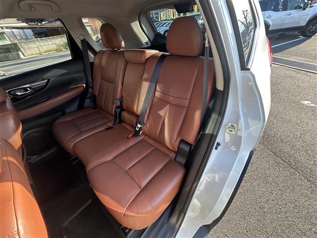 エクストレイル 20Xi レザーエディション 純正9型ナビ/全周囲カメラ/プロパイロット/インテリジェントルームミラー/アイドリングストップ/黒革温電動シート/純正ドライブレコーダー/クリアランスソナー/LEDヘッドライト/革巻きステアリング(12枚目)