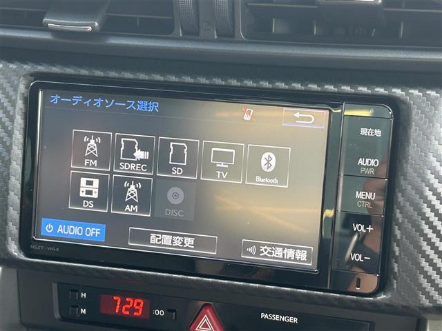 86 GTリミテッド 純正7型ナビ/バックカメラ/クルーズコントロール/ドライブレコーダー/ハーフレザー/シートヒーター/パドルシフト/Bluetooth/フルセグTV/リアウイング/電格ミラー/オートライト/ETC禁煙車(4枚目)