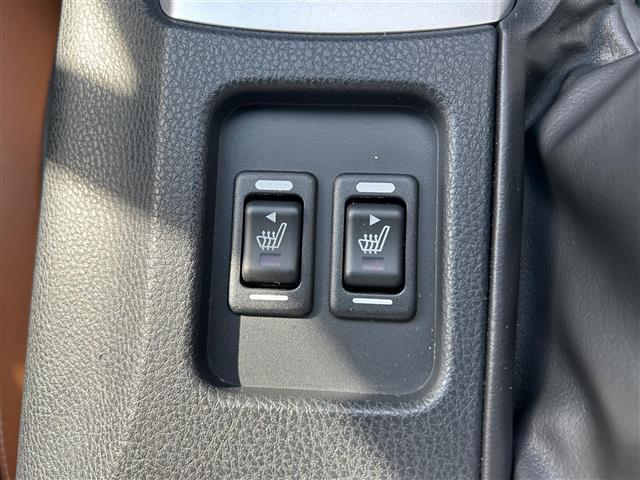 86 GTリミテッド 純正7型ナビ/バックカメラ/クルーズコントロール/ドライブレコーダー/ハーフレザー/シートヒーター/パドルシフト/Bluetooth/フルセグTV/リアウイング/電格ミラー/オートライト/ETC禁煙車(5枚目)