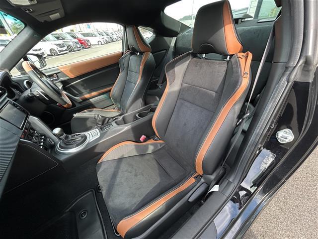 86 GTリミテッド 純正7型ナビ/バックカメラ/クルーズコントロール/ドライブレコーダー/ハーフレザー/シートヒーター/パドルシフト/Bluetooth/フルセグTV/リアウイング/電格ミラー/オートライト/ETC禁煙車(12枚目)